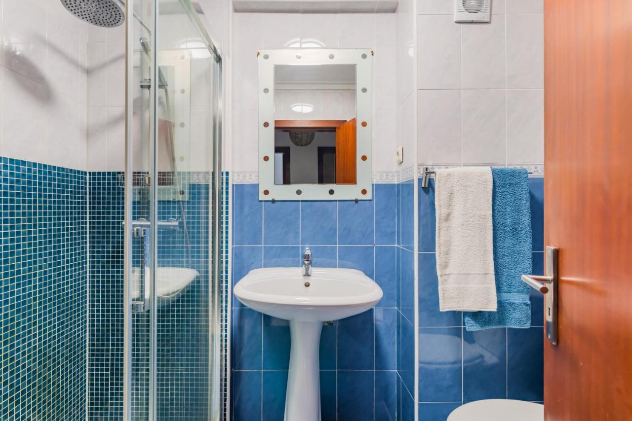 Mira-Ria - Apartamento Em Bairro Calmo E Central Авейру Экстерьер фото